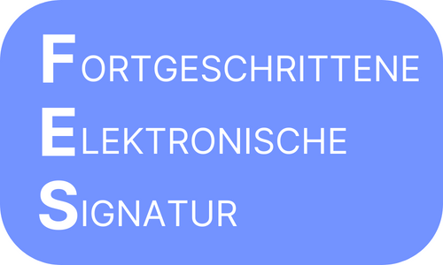 Blaues Rechteck mit abgerundeten Ecken und dem Text 'FES' in großen weißen Buchstaben senkrecht geschrieben, daneben die Worte 'Fortgeschrittene Elektronische Signatur' in weißer Schrift
