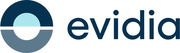 Logo mit einem kreisförmigen Symbol aus drei Segmenten in verschiedenen Blautönen links und dem Schriftzug "evidia" in dunklem Blau rechts davon