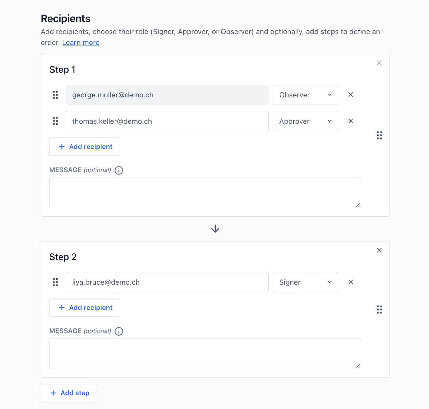 Empfängerverwaltung in zwei Schritten mit Demo‑E‑Mails, Rollenauswahl (Observer/Approver/Signer) und optionalem Nachrichtenfeld.